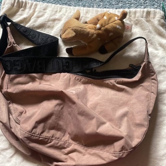Dusty Rose Baggu - Picture 1 of 3